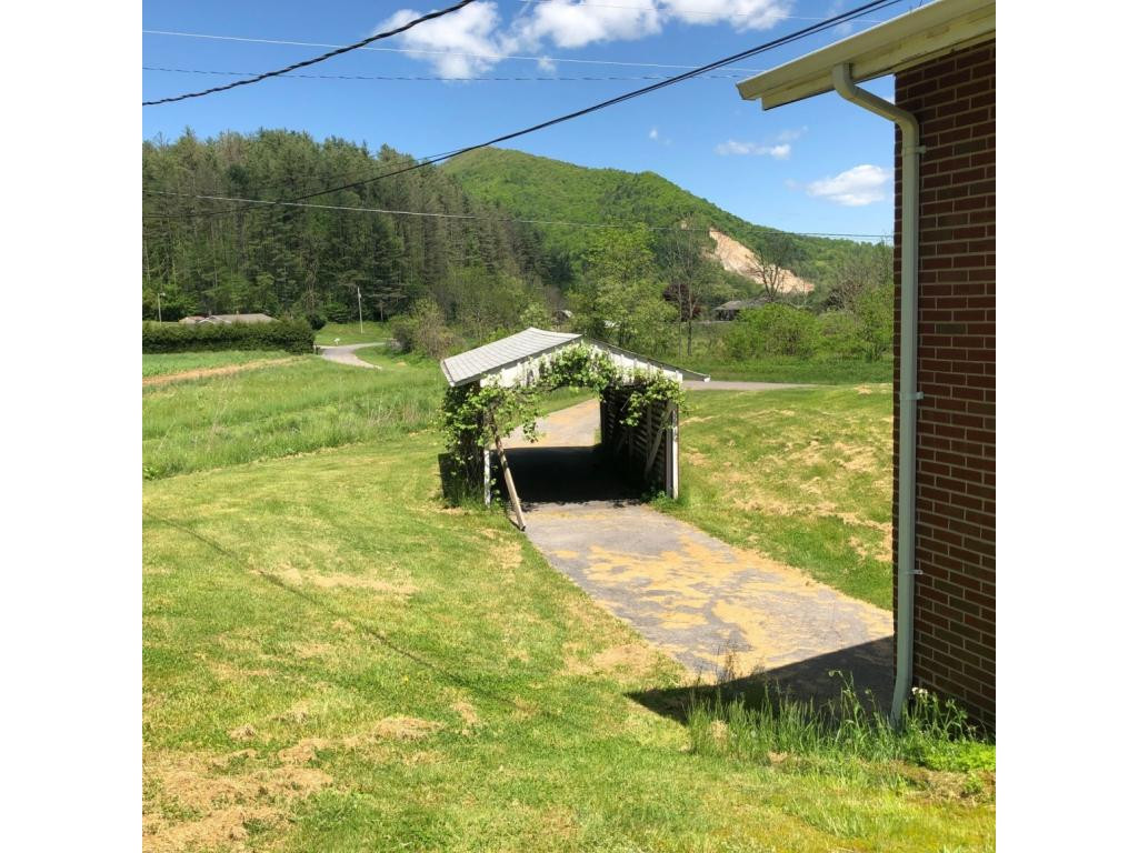 488 Lowell Stalcup Road Butler, TN 37640 - Photo 16 of 34 8X32 CANOPY FOR BOAT RV