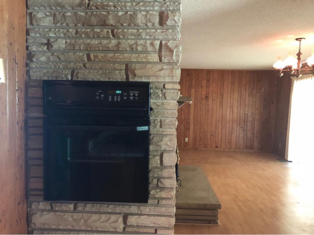488 Lowell Stalcup Road Butler, TN 37640 - Photo 20 of 34 BUILT IIN OVEN IN KITCHEN