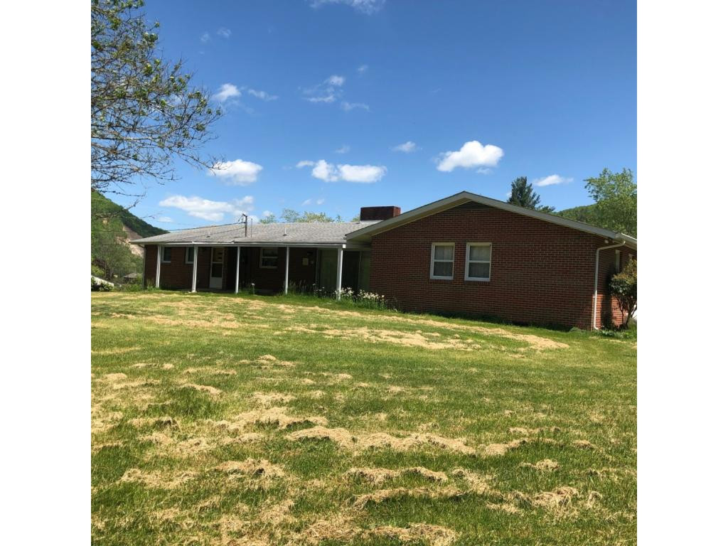 488 Lowell Stalcup Road Butler, TN 37640 - Photo 7 of 34 BACK SIDE OF HOME