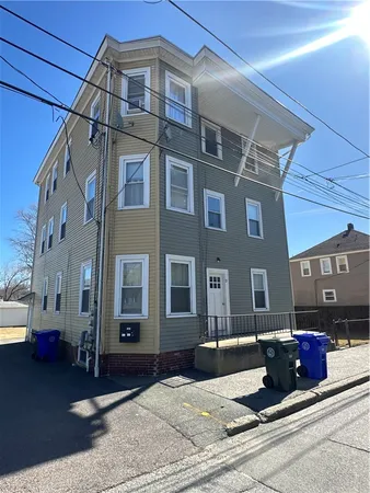 $1,000 | 29 Prospect Street, Unit 1, Bristol, RI 02809
