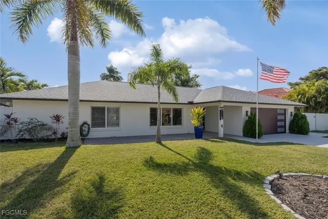 $759,000 | 1026 South Town And River Drive, Fort Myers, FL 33919