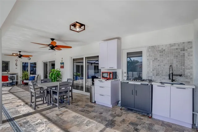 $759,000 | 1026 South Town And River Drive, Fort Myers, FL 33919