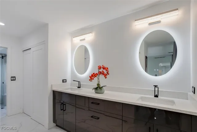 $759,000 | 1026 South Town And River Drive, Fort Myers, FL 33919