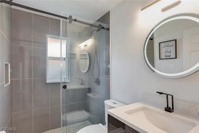 $759,000 | 1026 South Town And River Drive, Fort Myers, FL 33919