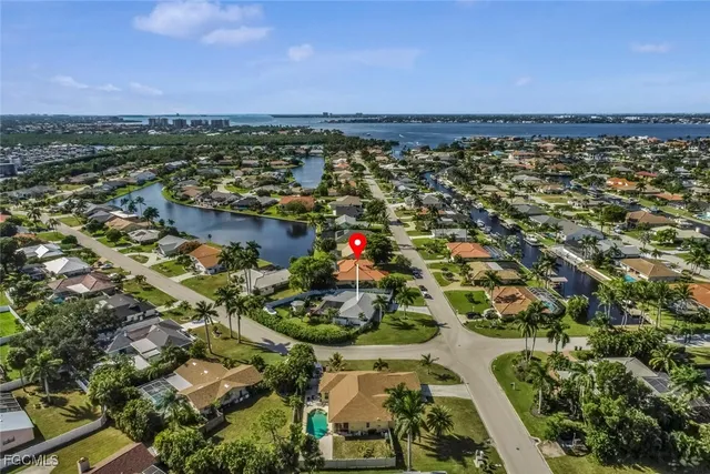 $759,000 | 1026 South Town And River Drive, Fort Myers, FL 33919