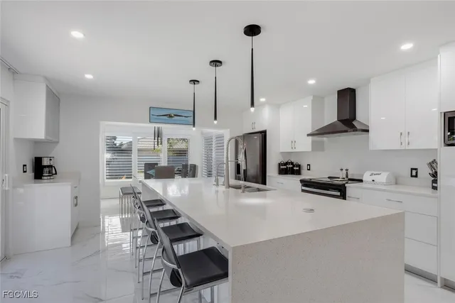 $759,000 | 1026 South Town And River Drive, Fort Myers, FL 33919