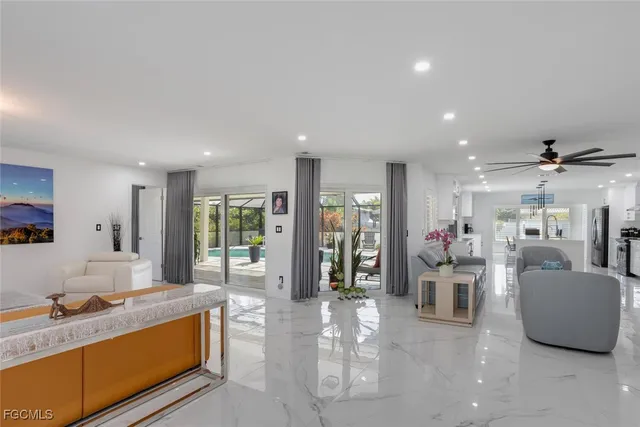 $759,000 | 1026 South Town And River Drive, Fort Myers, FL 33919