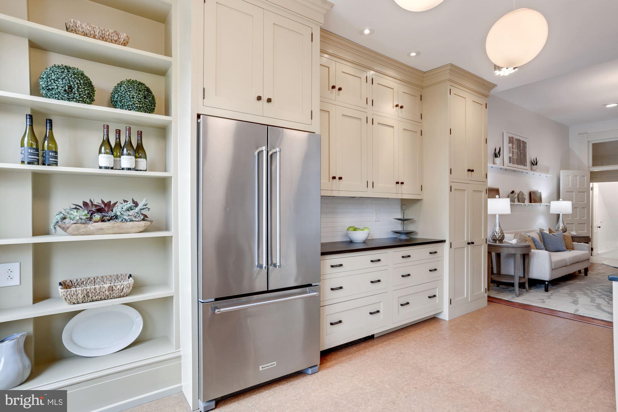 607 Q Street Northwest Washington, DC 20001 - Photo 18 of 74 Kitchen with Built-Ins