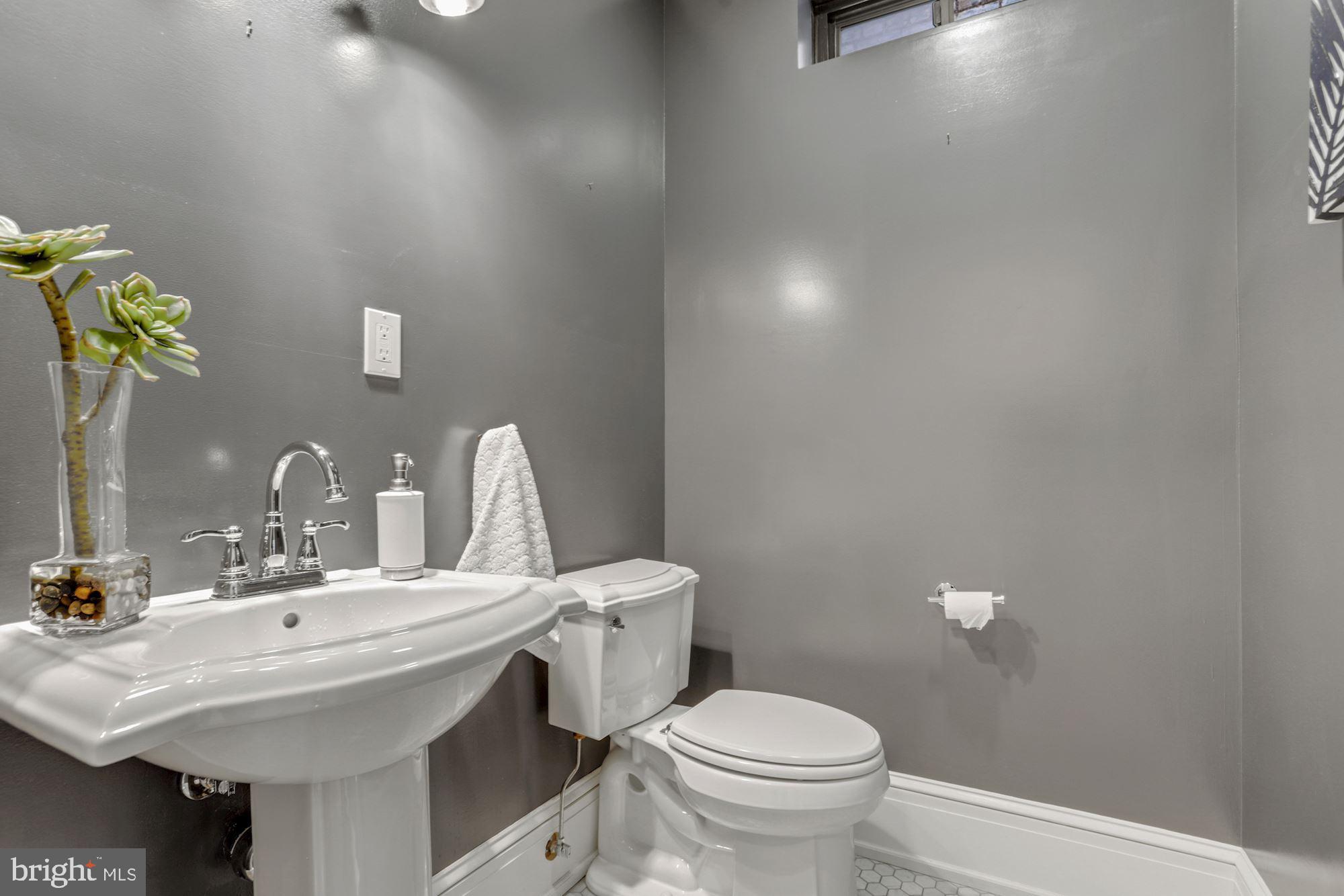 607 Q Street Northwest Washington, DC 20001 - Photo 23 of 74 Powder Room off Kitchen