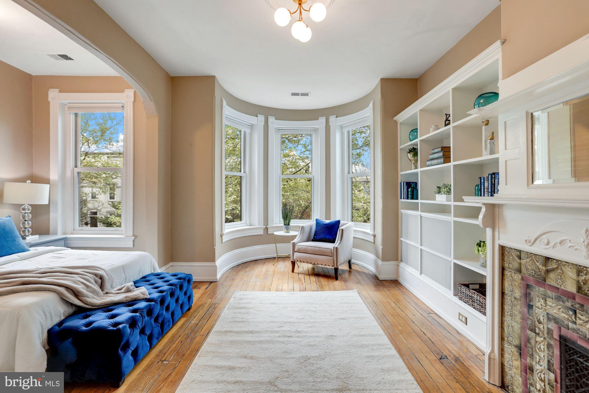 607 Q Street Northwest Washington, DC 20001 - Photo 26 of 74 Owner's Suite with Bay Window