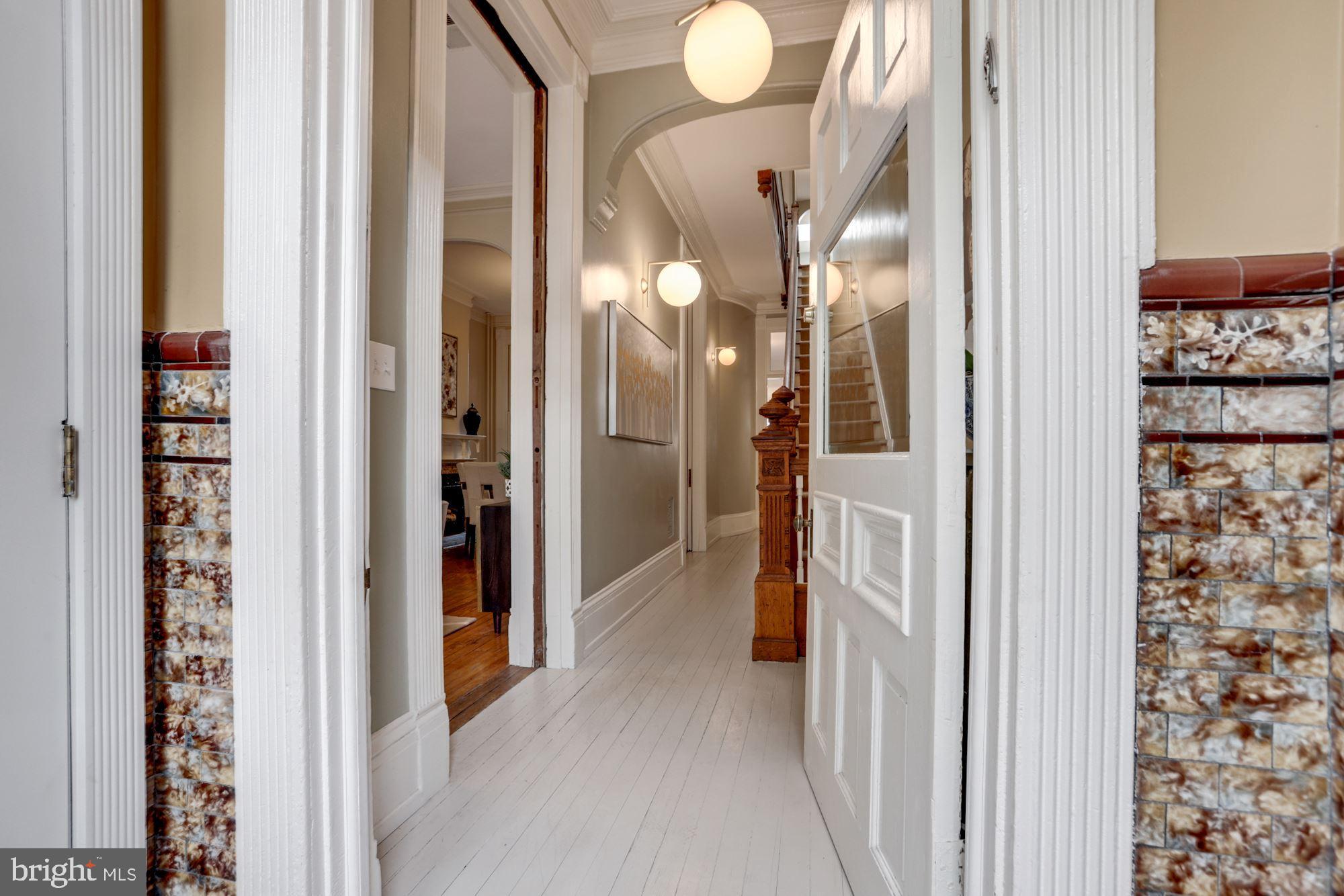 607 Q Street Northwest Washington, DC 20001 - Photo 5 of 74 Vestibule Entry to Foyer