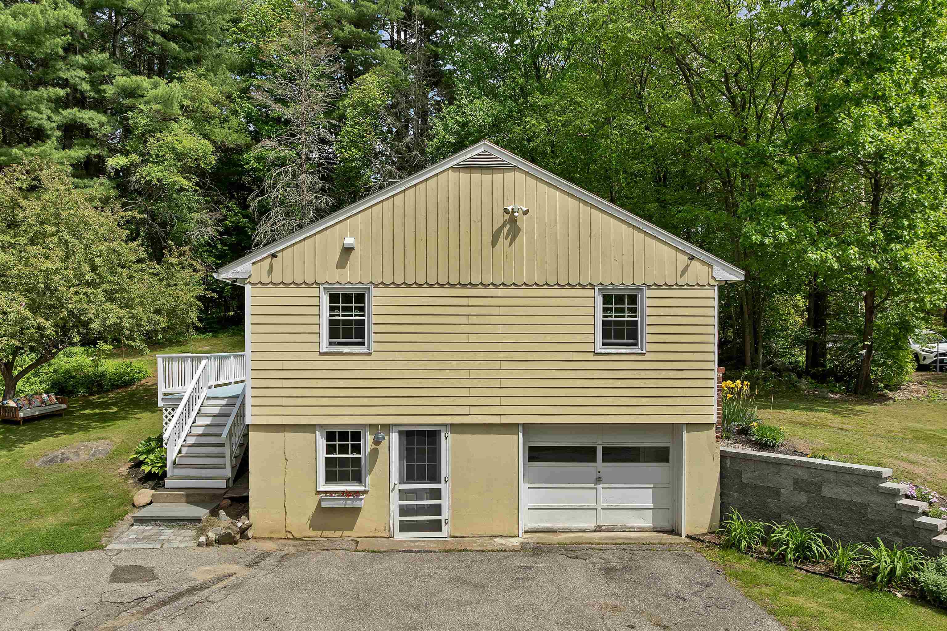 14 Squamscott Road Stratham, NH 03885 - Photo 43 of 60