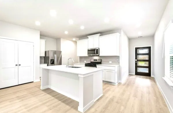 $2,195 | 32915 Silver Mdw Way, Brookshire, TX 77423