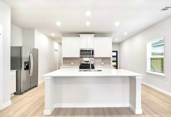 $2,195 | 32915 Silver Mdw Way, Brookshire, TX 77423