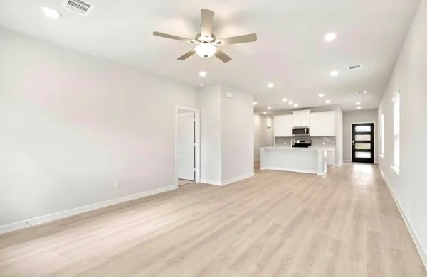 $2,195 | 32915 Silver Mdw Way, Brookshire, TX 77423