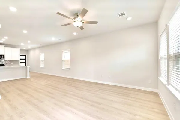 $2,195 | 32915 Silver Mdw Way, Brookshire, TX 77423