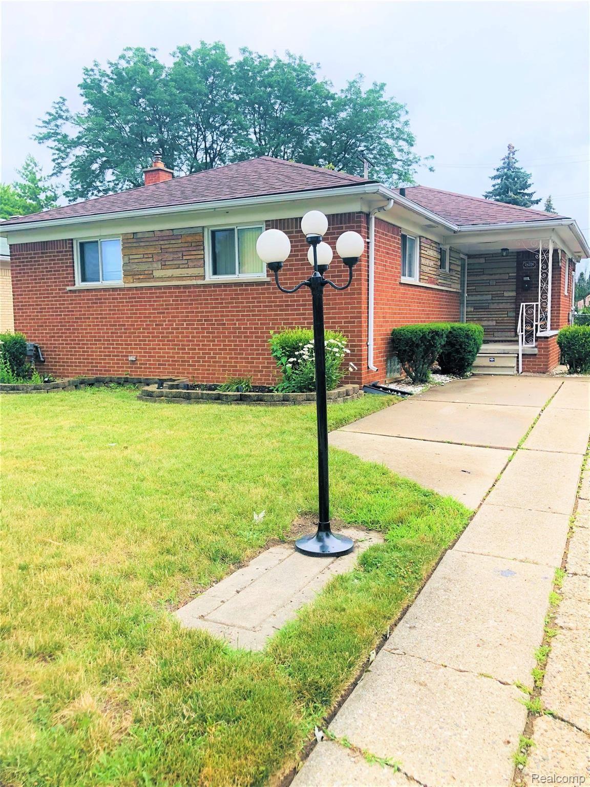 24226 Roxana Avenue Eastpointe, MI 48021 - Photo 1 of 1 IMG_2465.jpg