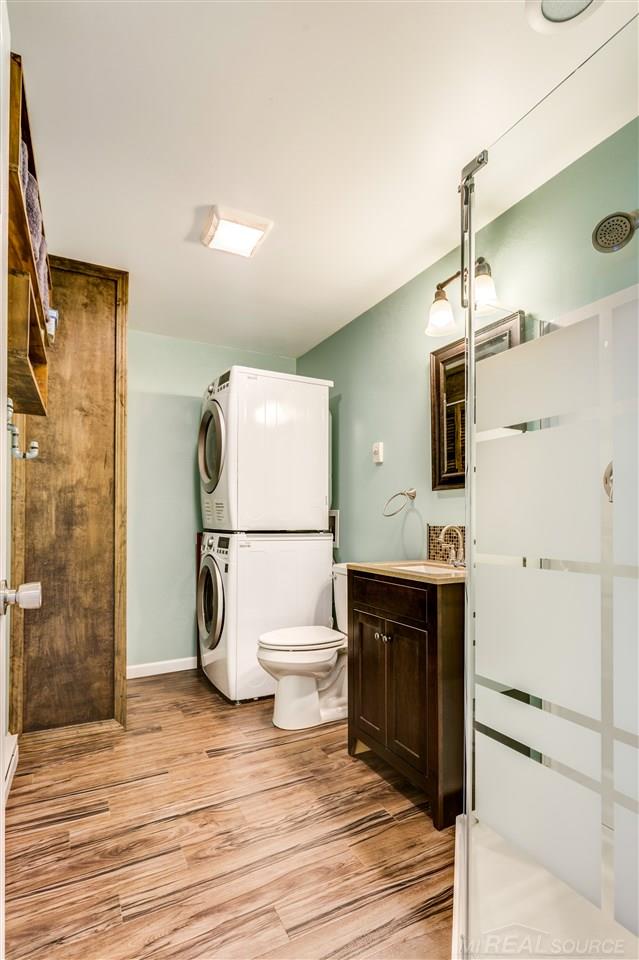 8173 Lakeshore Road Lexington, MI 48450 - Photo 22 of 37 Bath/laundry