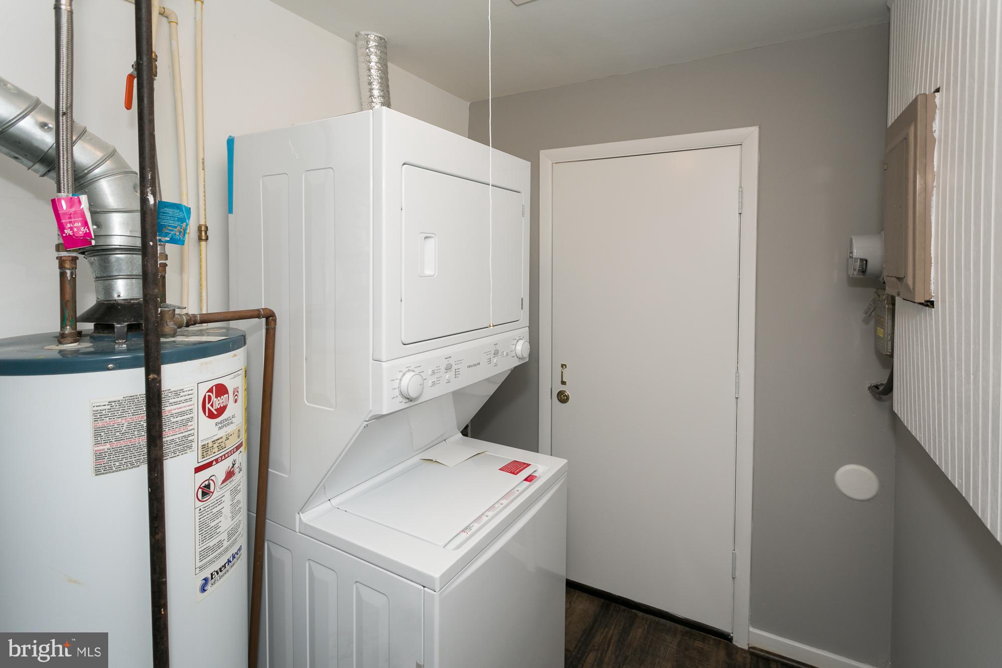 6227 Catalpha Road Baltimore, MD 21214 - Photo 19 of 22 Utility Room w/ Laundry on Main Level