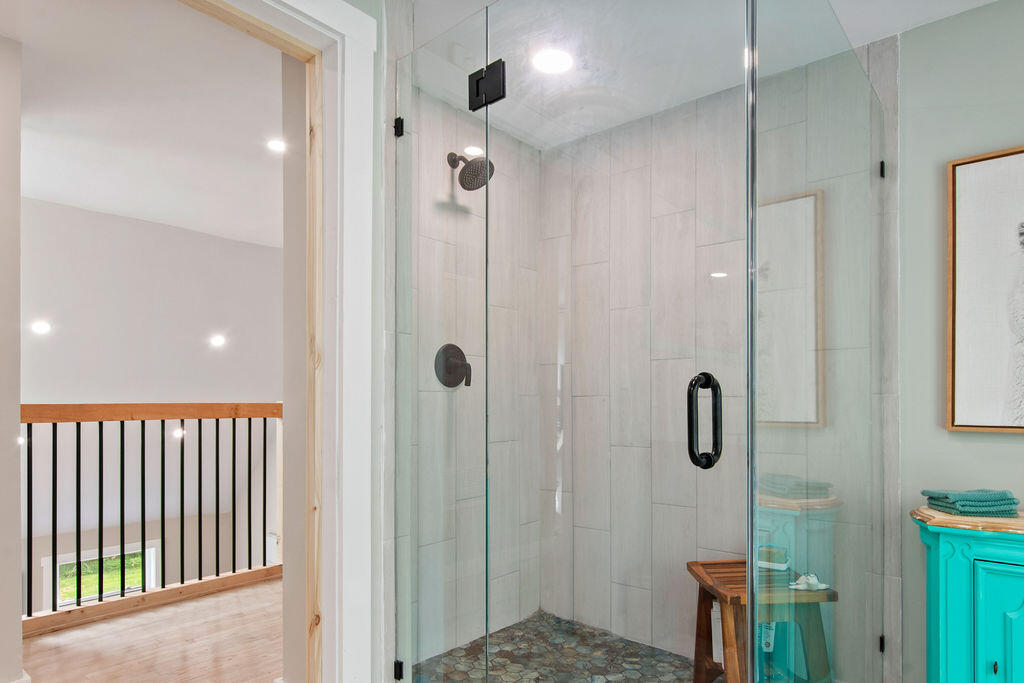 3 Bartlett Road Kittery, ME 03905 - Photo 52 of 70 2nd Floor Bathroom