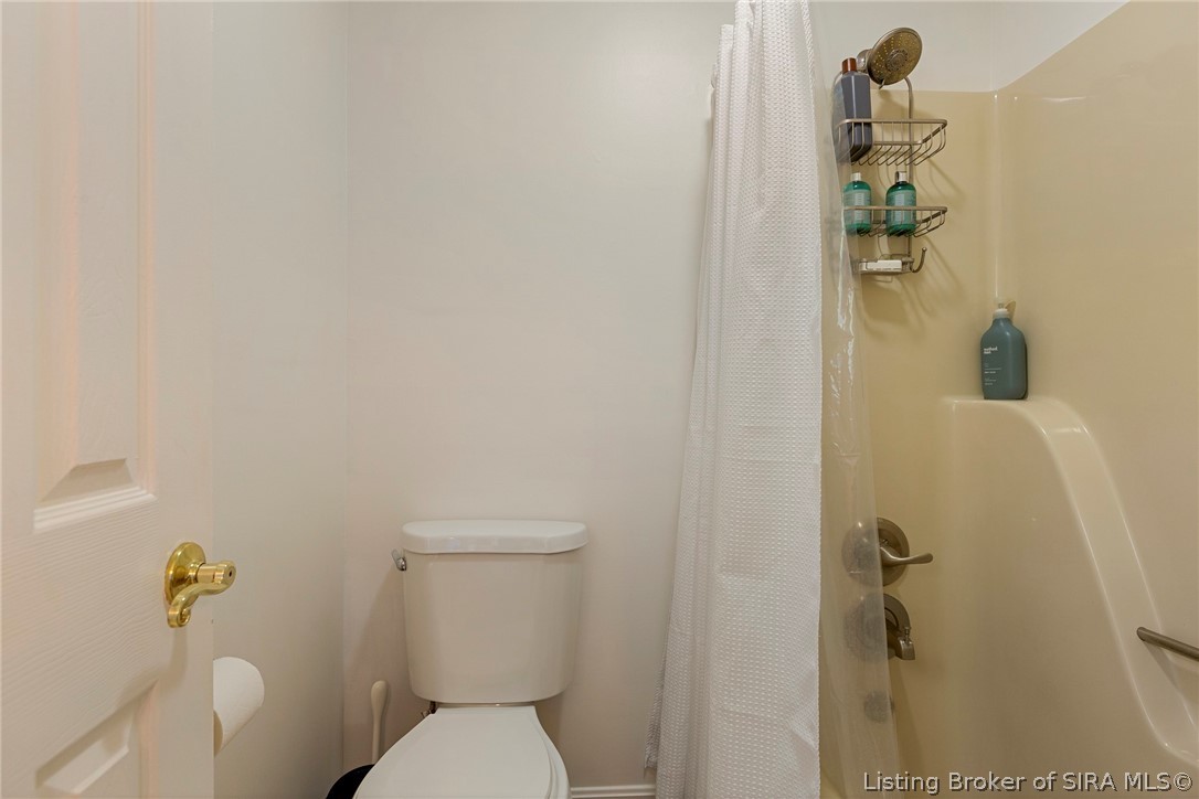 6024 Springcrest Drive Georgetown, IN 47122 - Photo 32 of 60 Full Bathroom #1