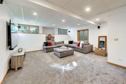 $749,900 | 845 Saugatuck Trail, Vernon Hills, IL 60061