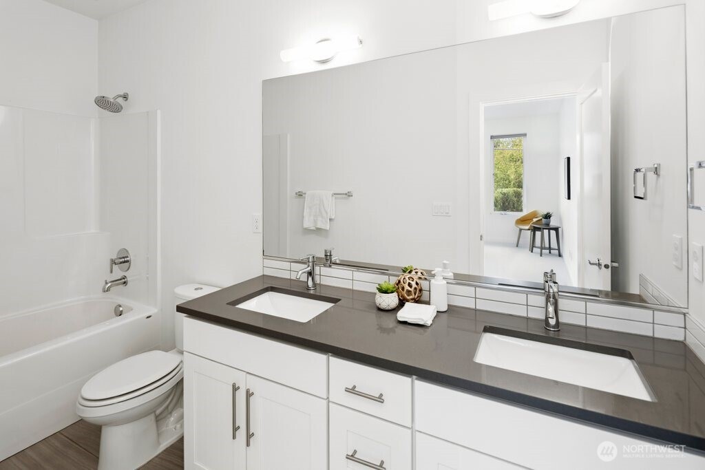 16431 Sylvester Road Southwest Burien, WA 98166 - Photo 15 of 32