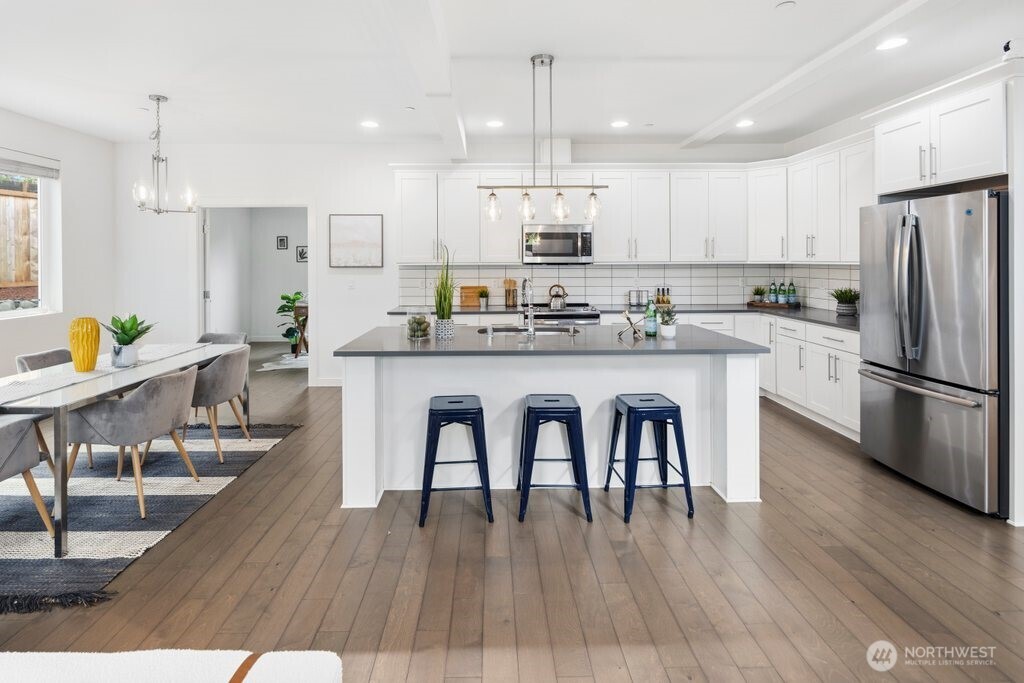 16431 Sylvester Road Southwest Burien, WA 98166 - Photo 9 of 32