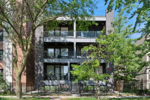 $3,995 | 4932 North Kenmore Avenue, Unit 2N, Chicago, IL 60640