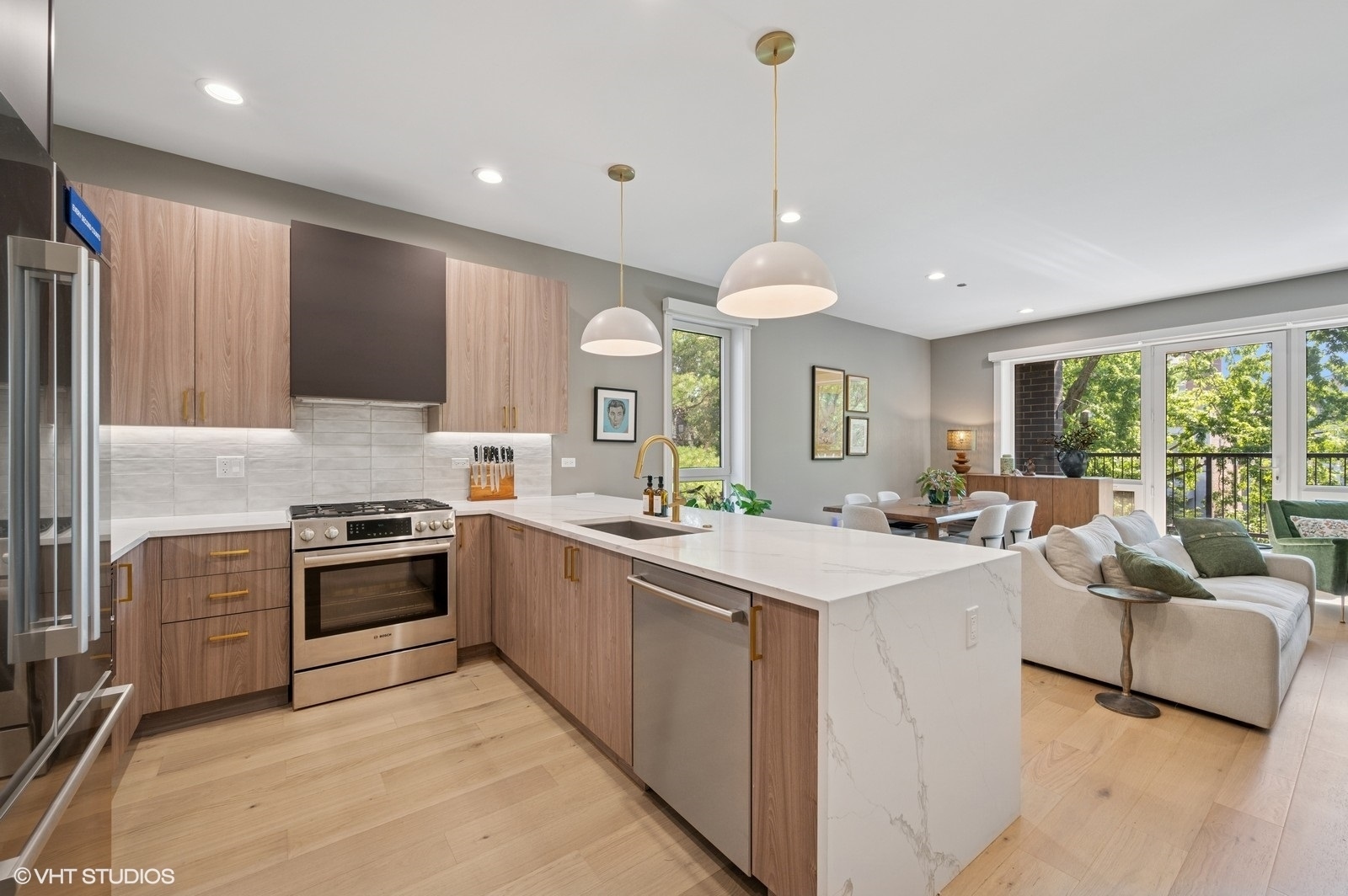 4932 North Kenmore Avenue, Unit 2N Chicago, IL 60640 - Photo 2 of 20