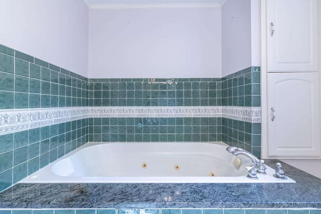 667 Bog Road Hermon, ME 04401 - Photo 32 of 37 667 Bog Road Interiors-18 (Copy)