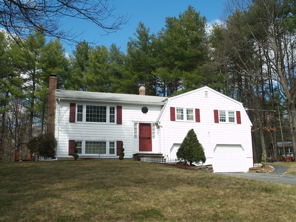 9 Wagontrail Road Chelmsford, MA 01824 - Photo 1 of 17 Gallery Image 1