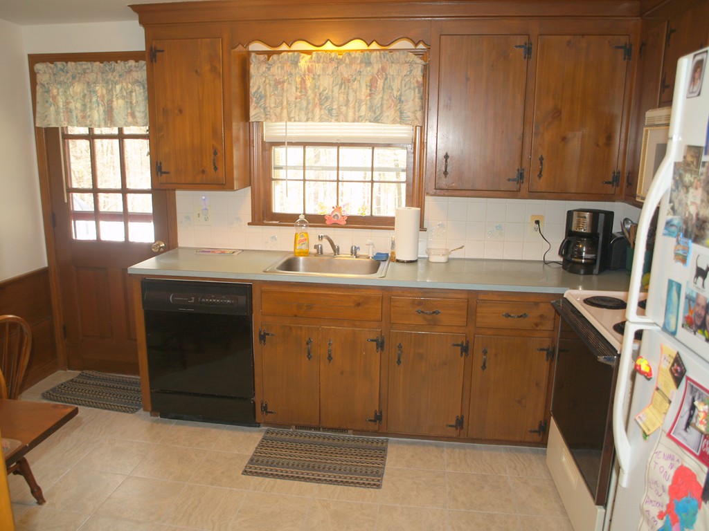 9 Wagontrail Road Chelmsford, MA 01824 - Photo 8 of 17 Gallery Image 8