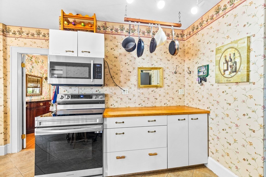 25 Briarfield Road Milton, MA 02186 - Photo 12 of 41 Gallery Image 12