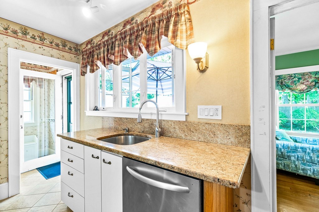 25 Briarfield Road Milton, MA 02186 - Photo 14 of 41 Gallery Image 14