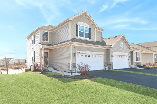 $364,900 | 1274 Hawk Hollow Drive, Yorkville, IL 60560