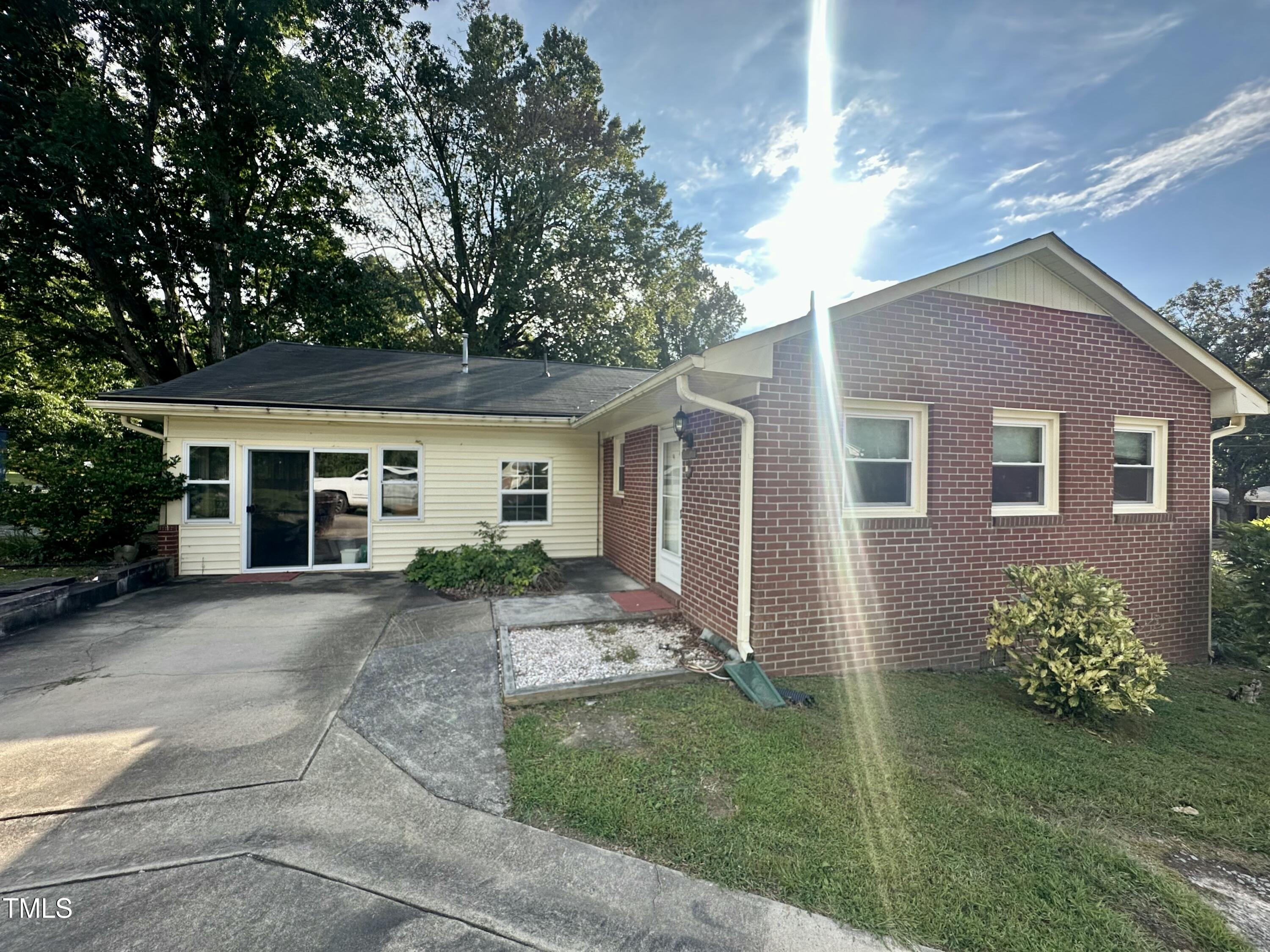 814 Frank Street Roxboro, NC 27573 - Photo 10 of 13 IMG_2302