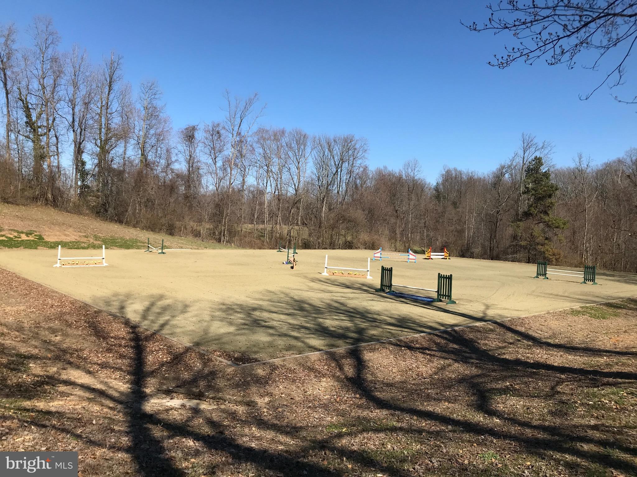 222 South River Clubhouse Road Edgewater, MD 21037 - Photo 5 of 30 200x150 Sand Arena!