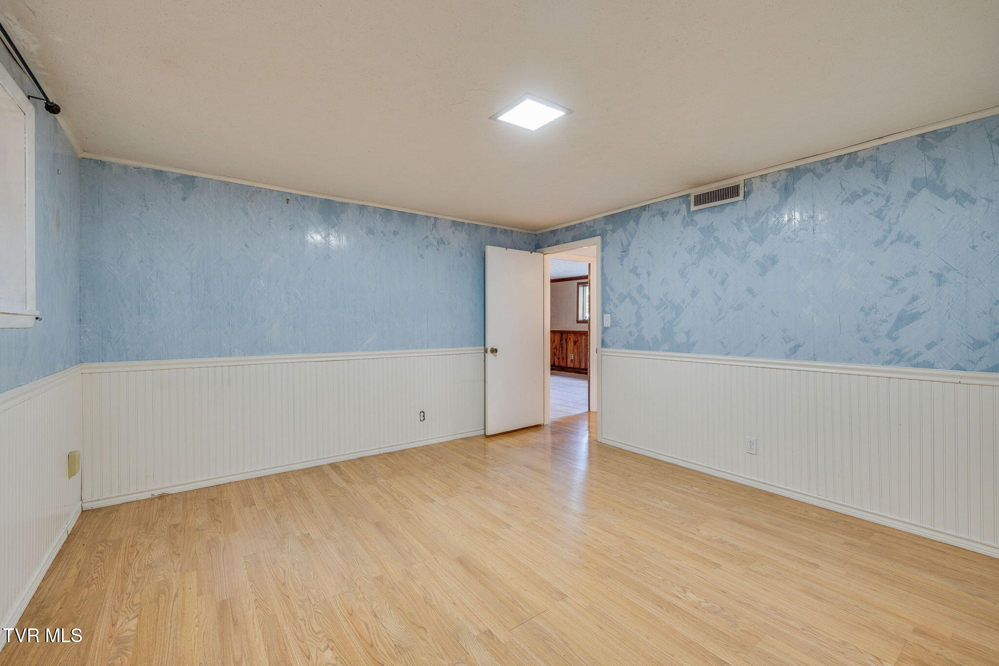 400 Old Castle Road Kingsport, TN 37660 - Photo 43 of 56 043