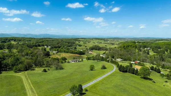$850,000 | 112 Guernsey Lane, Staunton, VA 24401