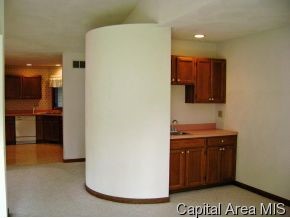 514 Golf Road Springfield, IL 62704 - Photo 5 of 11