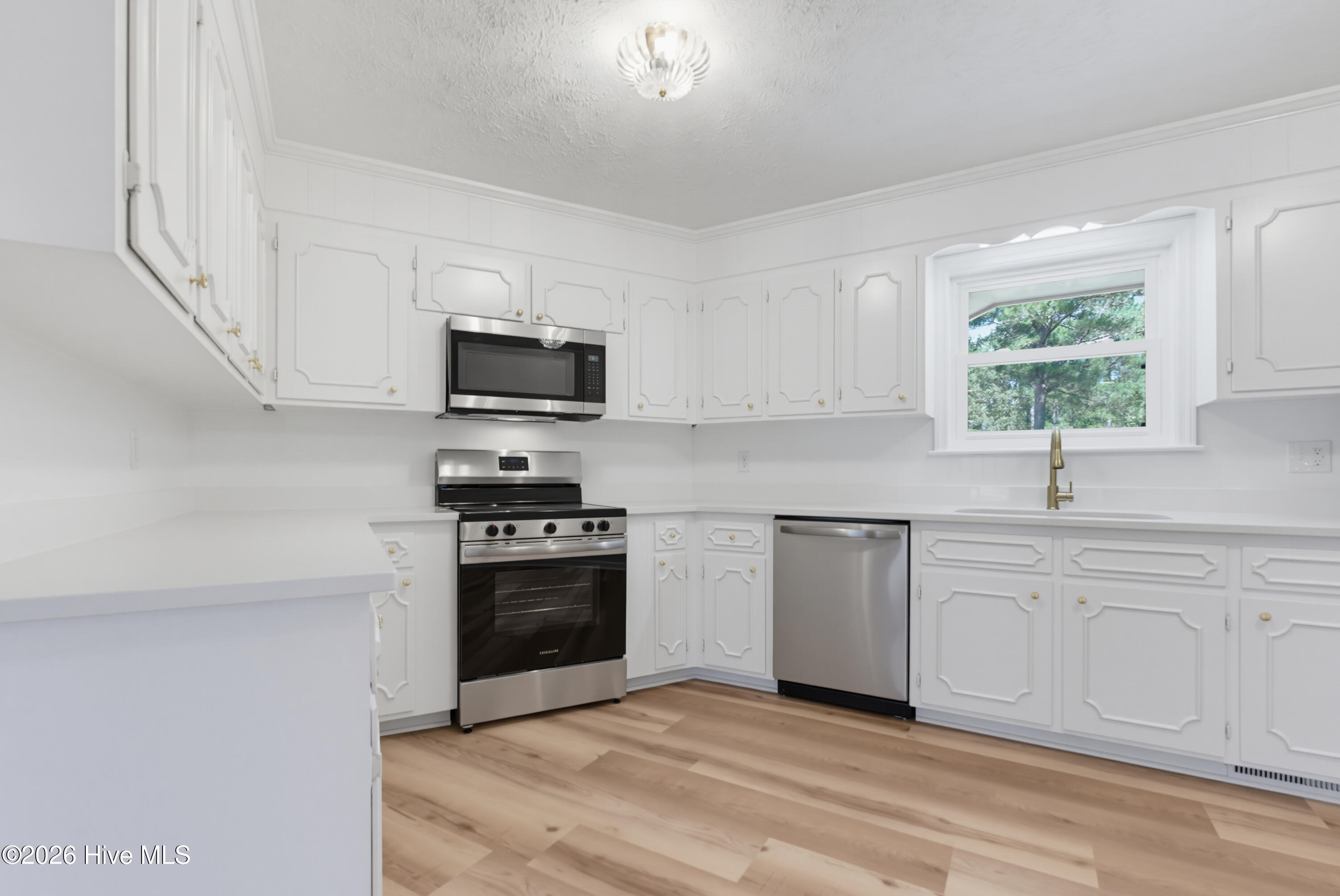 4635 Hallsboro Road North Clarkton, NC 28433 - Photo 19 of 57 Kitchen Details
