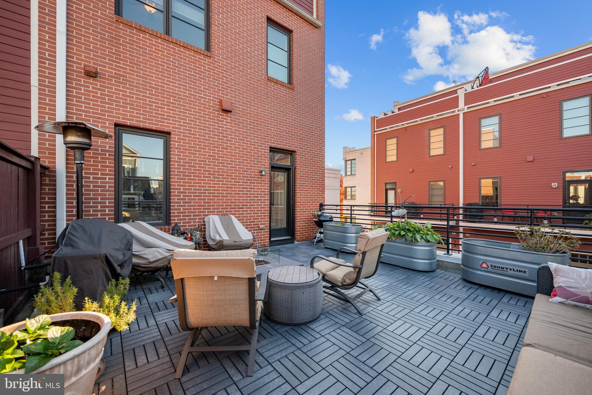 710 East Howell Avenue Alexandria, VA 22301 - Photo 12 of 43 Private Deck off Main Level