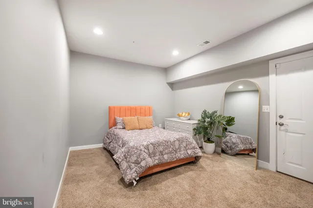 $6,500 | 710 East Howell Avenue, Alexandria, VA 22301