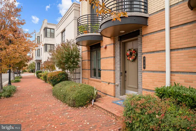 $6,500 | 710 East Howell Avenue, Alexandria, VA 22301