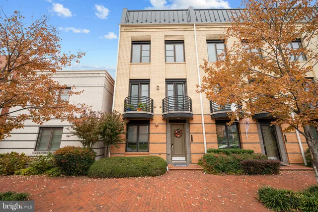 $6,500 | 710 East Howell Avenue, Alexandria, VA 22301