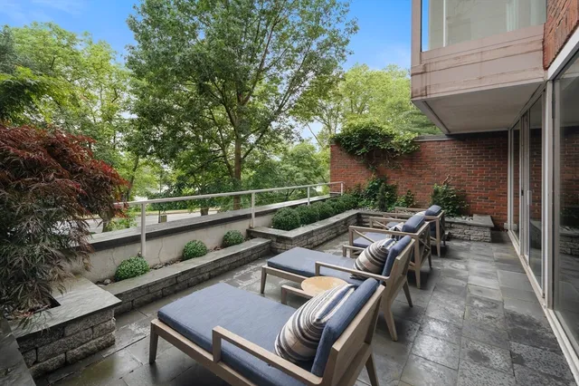 $5,950,000 | 975 Memorial Drive, Unit 211, Cambridge, MA 02138
