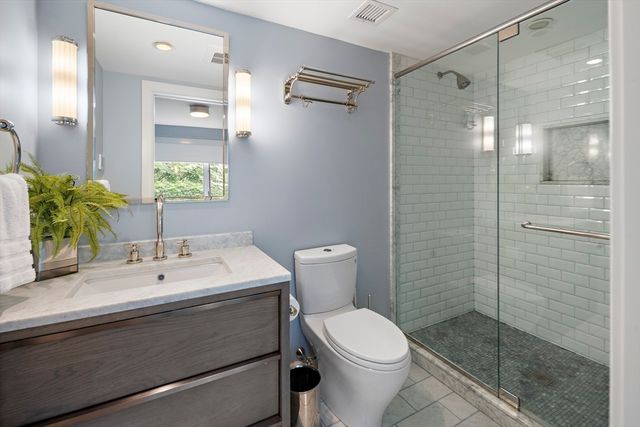 $5,950,000 | 975 Memorial Drive, Unit 211, Cambridge, MA 02138