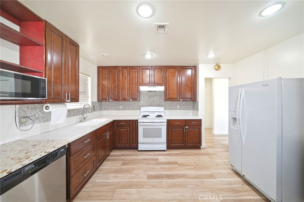 682 South Belden Street Rialto, CA 92376 - Photo 20 of 59
