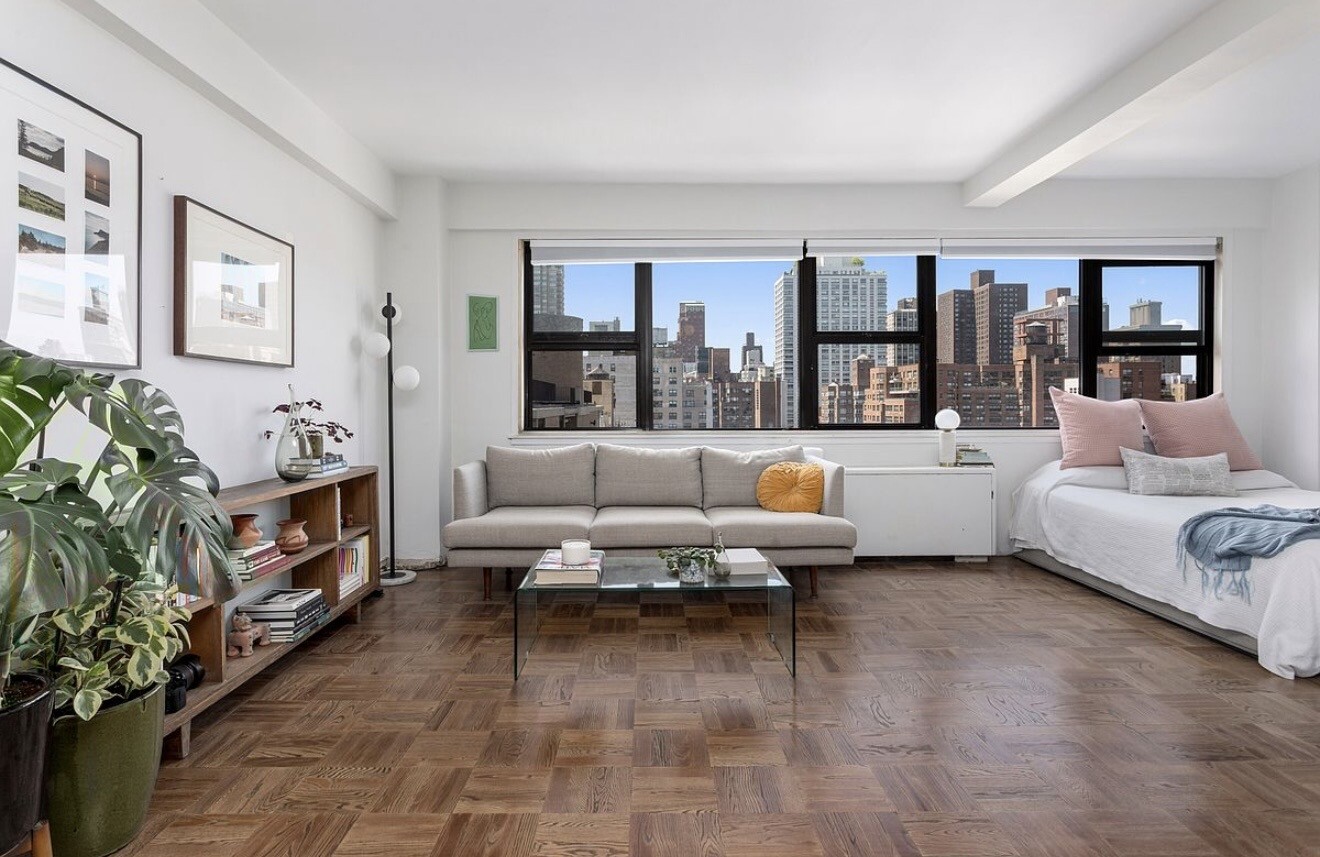 345 East 69th Street, Unit 16B Manhattan, NY 10021 - Photo 1 of 5